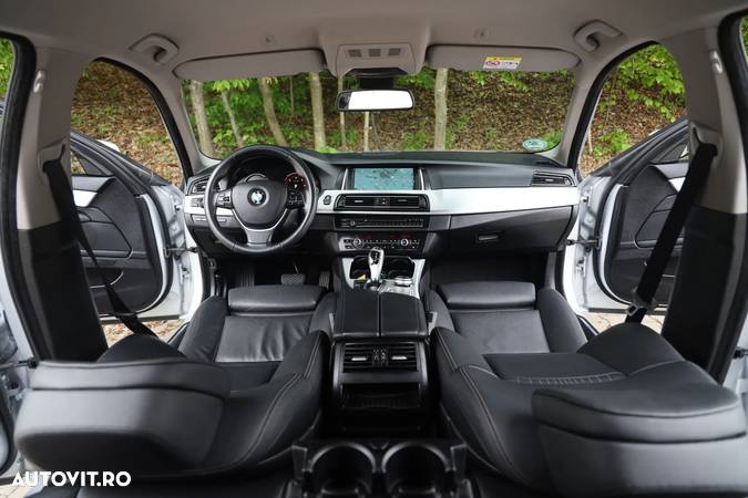 BMW Seria 5 520d xDrive Touring Aut. Luxury Line - 36
