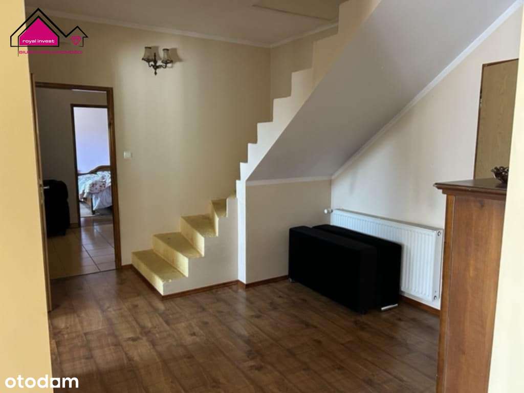 Przestronny dom na dużej działce-9