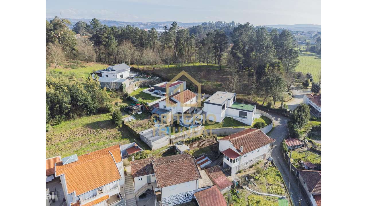 Moradia Isolada T4 em Nespereira-3