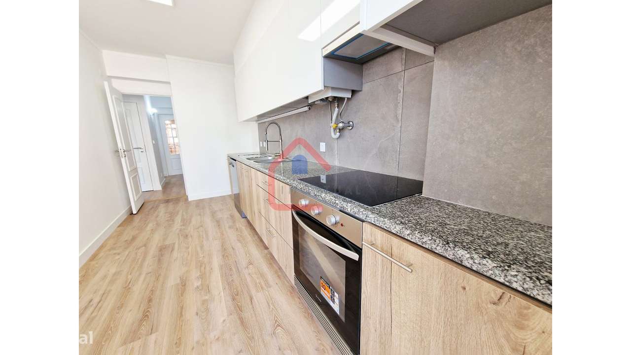 Apartamento T3 em Benfica-31