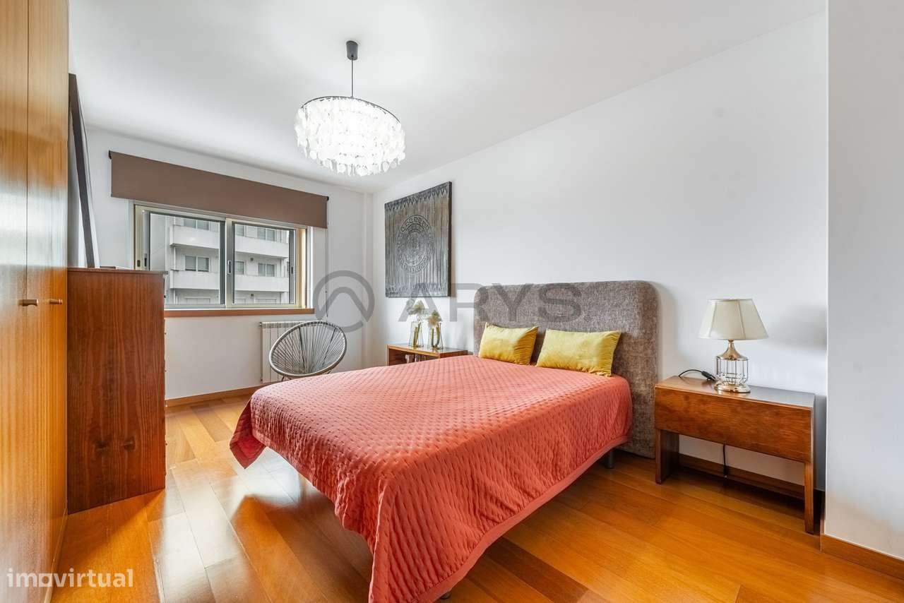 Apartamento T4 localizado no coração da cidade de Braga-8