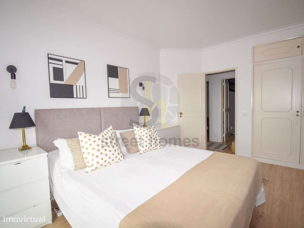 Moradia espaçosa com 2 pisos mais sótão , garagem e espaço exterior...-13