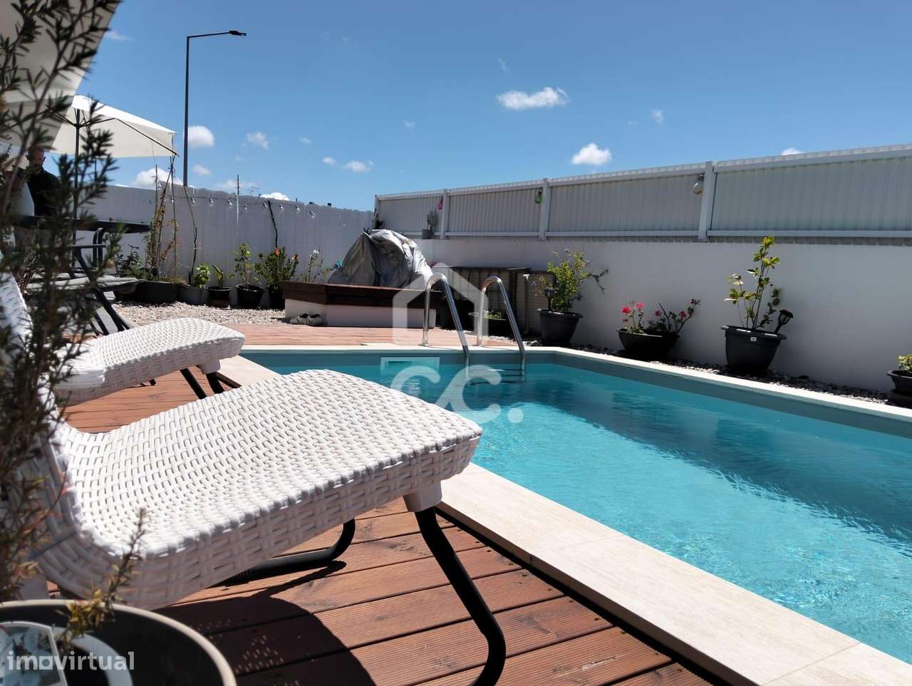 MORADIA T3 COM PISCINA-31