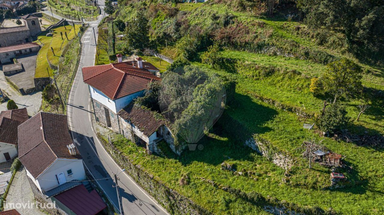 Moradia para recuperar em Crasto, Ponte da Barca!