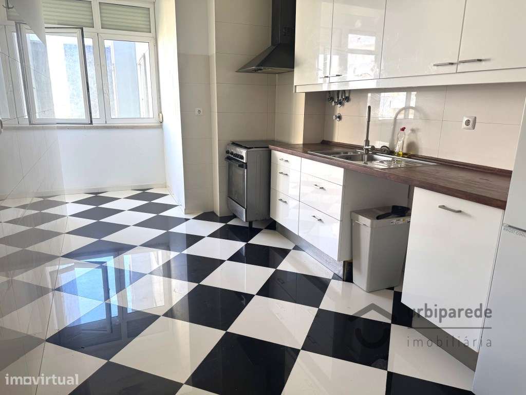 Apartamento T3 no Restelo c/ vista Rio.-22