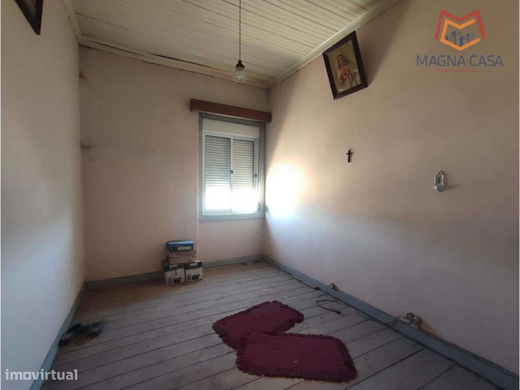 Moradia em Propriedade Total com 3 apartamentos T3, + 1 apartamento...-56