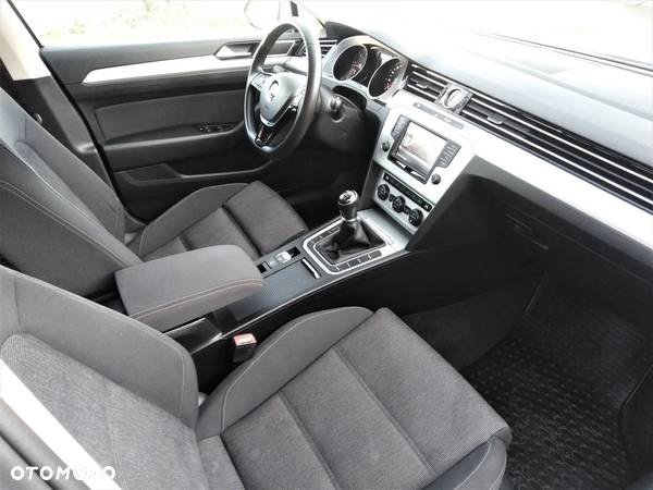 Volkswagen Passat 2.0 TDI BMT Comfortline - 11