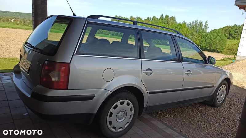 Volkswagen Passat 1.9 TDI Comfortline - 7