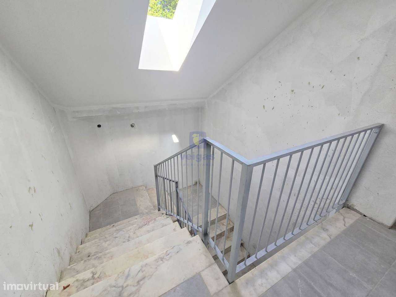 Apartamento T0 Duplex com varandas no empreendimento ANJOS 49-13