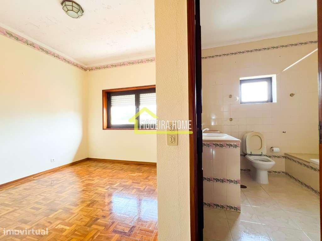 Andar de moradia com 4 quartos, garagem e anexo-15
