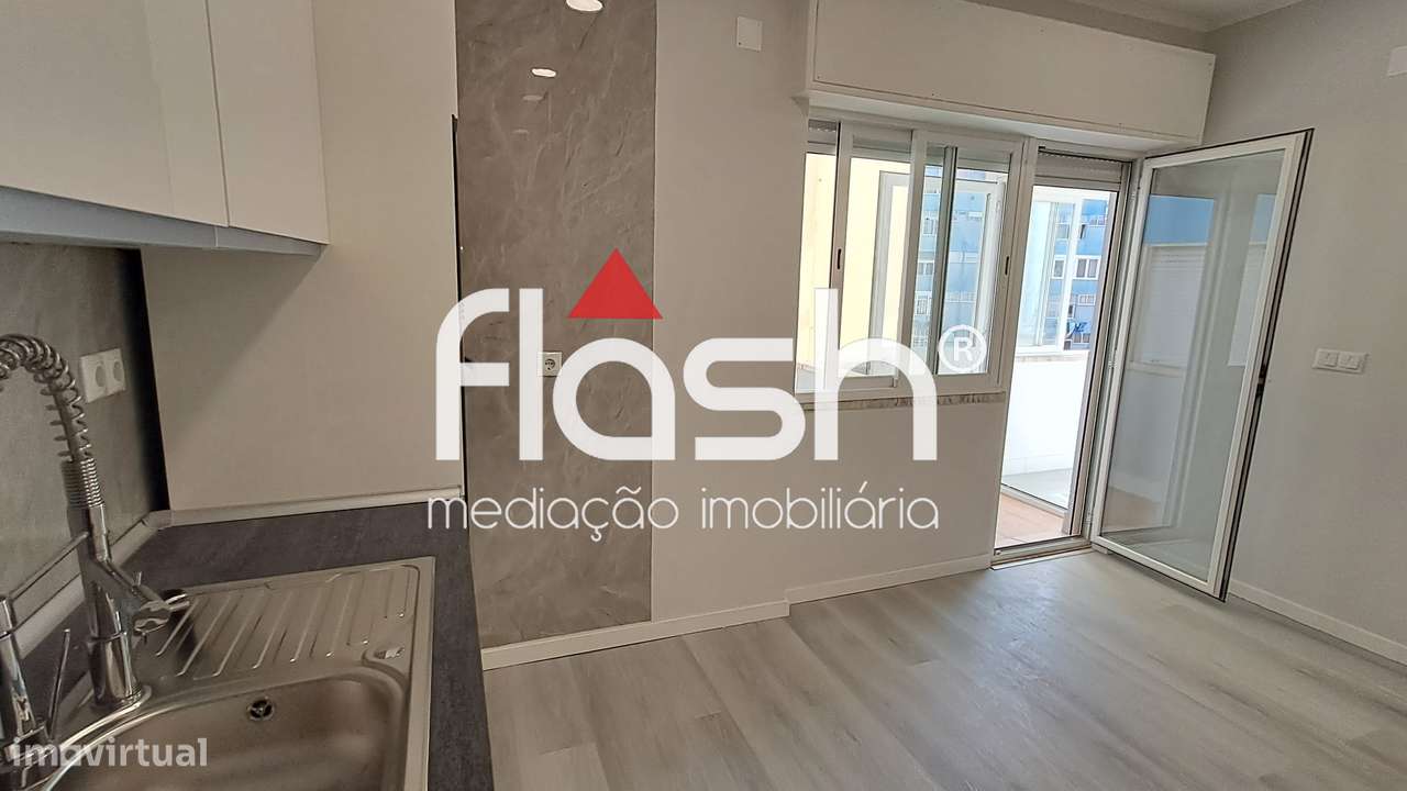T1 Remodelado no centro da Amadora-7
