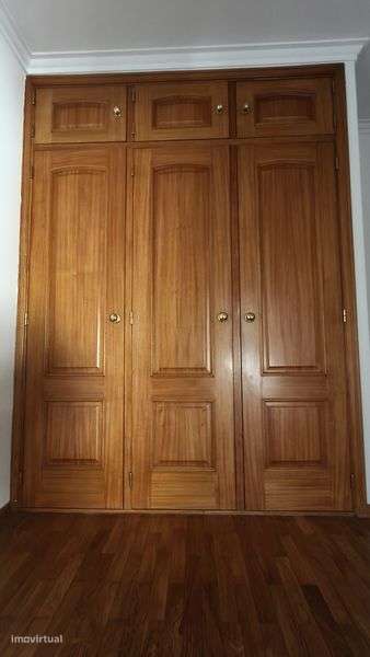 Apartamento T2+1 garagem e quintal permuta - Grande imagem: 4/12