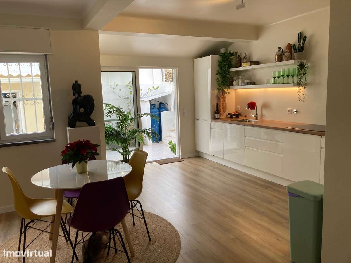 Charming Semi-Detached Home in Cascais – Fully Renovated - Grande imagem: 5/17