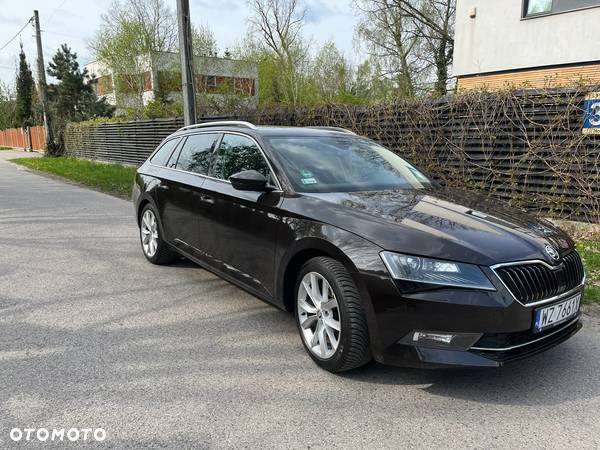 Skoda Superb 2.0 TDI Style DSG - 4