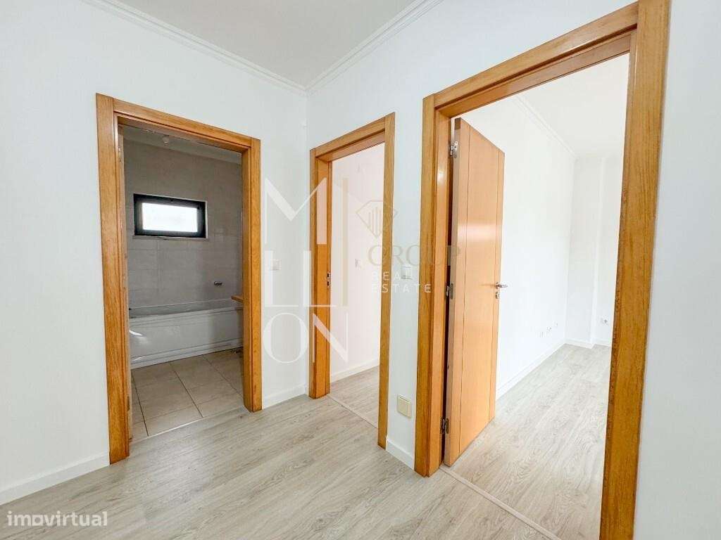 MORADIA T5 RENOVADA | GARAGEM 100 m2 | PRONTA A HABITAR – FEIJÓ-16