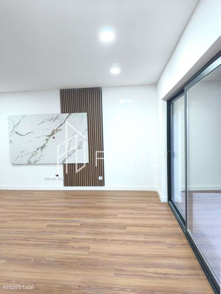 Moradia T3 geminada Nova-8