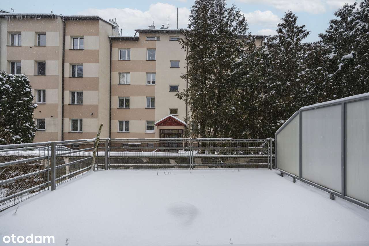 Przestronne mieszkanie z tarasem – idealne do własnej aranżacji-13