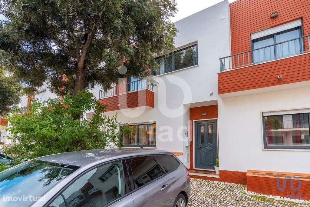 Casa de Cidade T3 em Faro de 153,00 m2