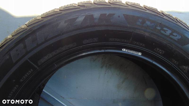 OPONA 205/60/16 92H BRIDGESTONE BLIZZAK LM-32 7.5mm - 5