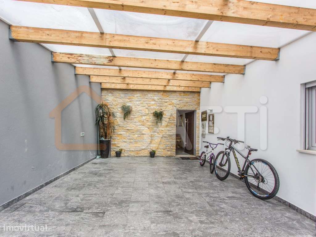 Moradia Geminada de dois pisos T3 com Garagem - Grande imagem: 4/41