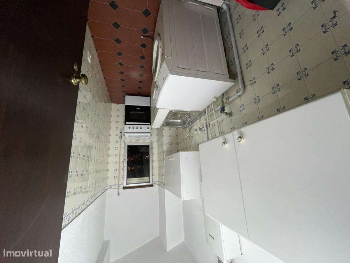 Quarto - localizado em Alta de Santa Clara Coimbra - Grande imagem: 4/10