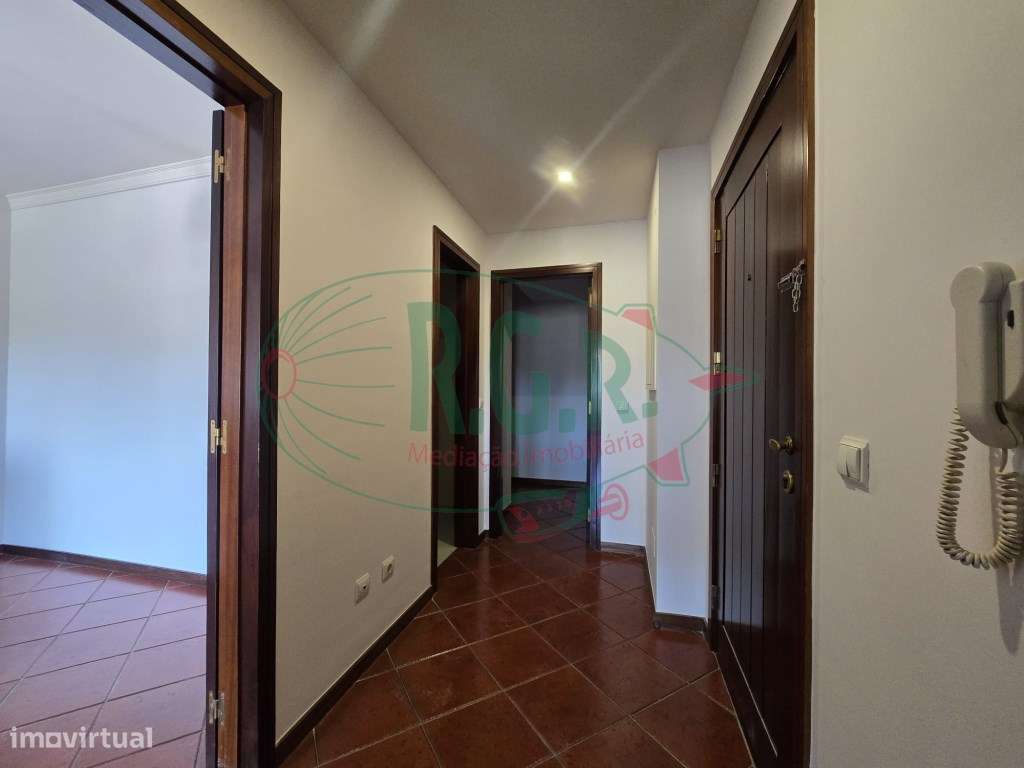 T2 C/ Lg Garagem e Arrúmos - Próximo Metyis-11