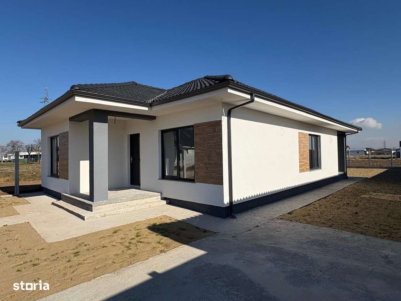 Casa Santandrei, 162 000 E (neg). Comision 0.-6