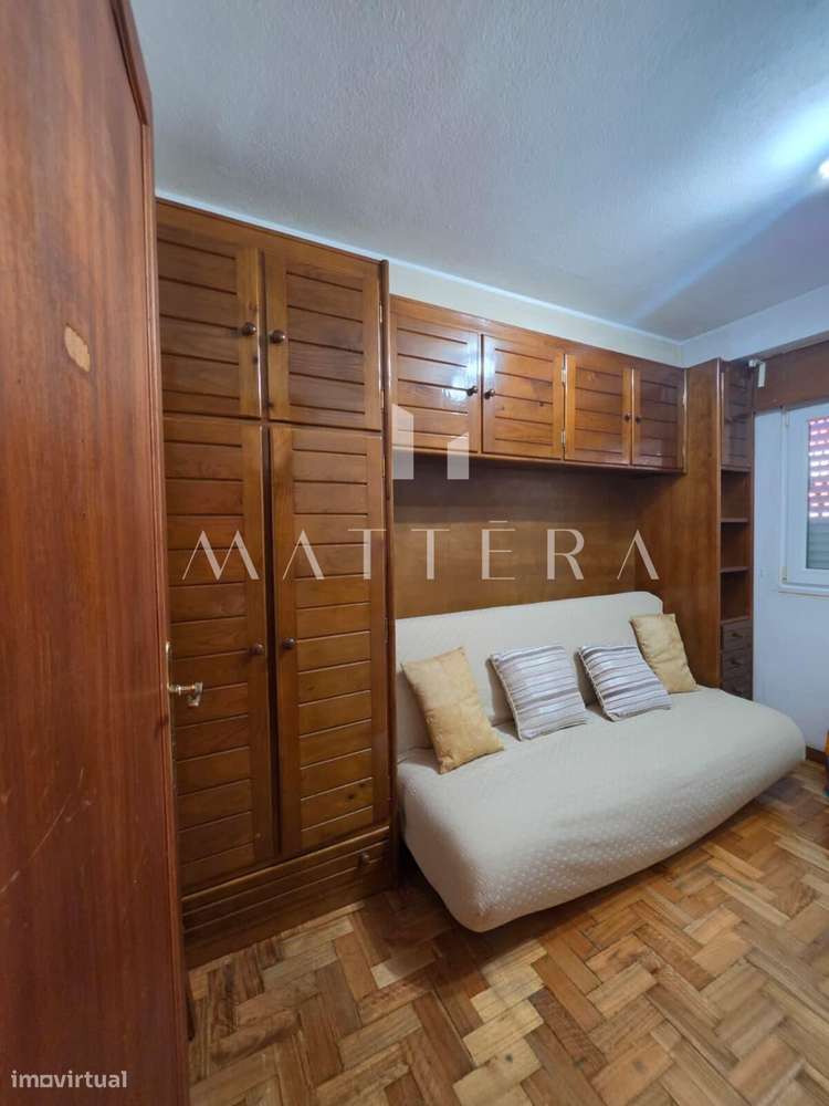 Apartamento T2 com boa exposição solar em Ramalde – Porto-13