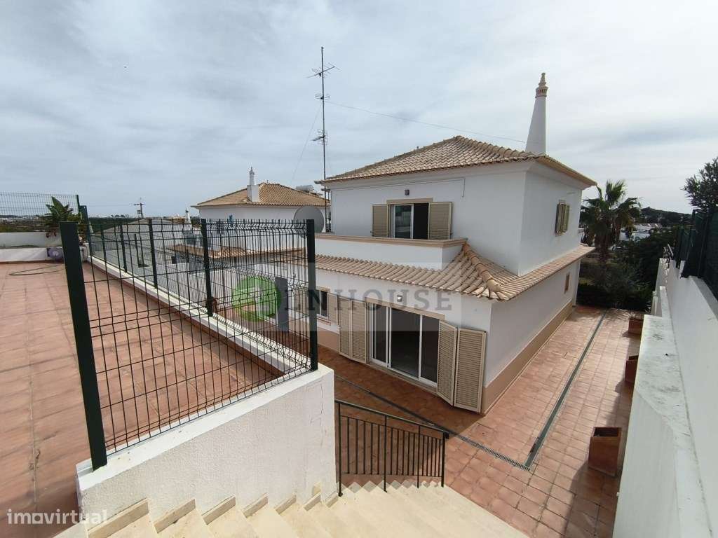 Moradia T4 com piscina e garagem - Castro Marim-5
