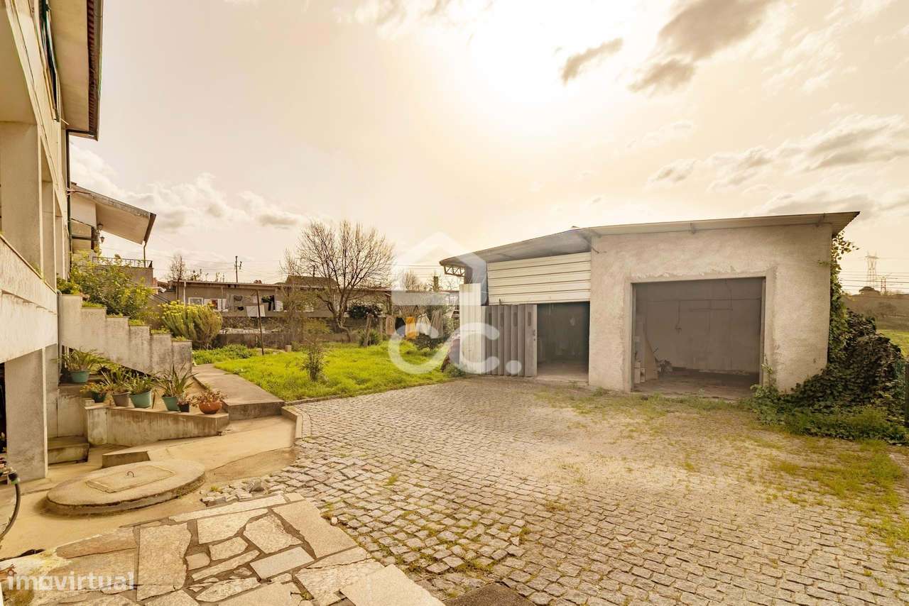 Moradia com 3 habitações | Excelente Oportunidade de Investimento - Grande imagem: 4/25