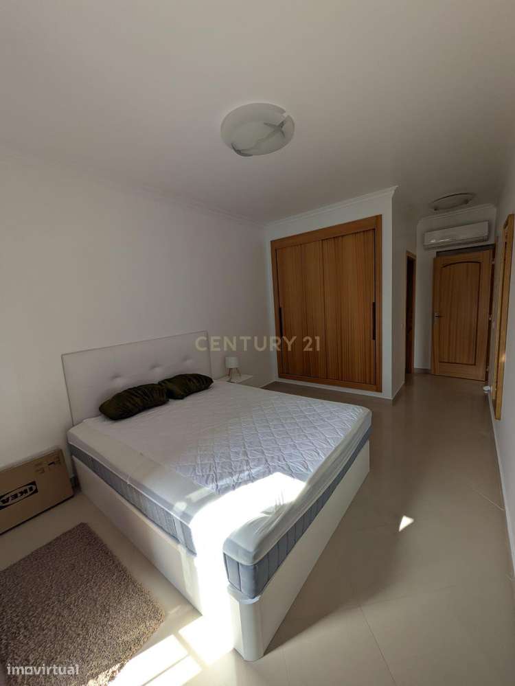 ✨ T2 com piscinas, jardins e varanda em Alporchinhos – a 3 min da prai-4