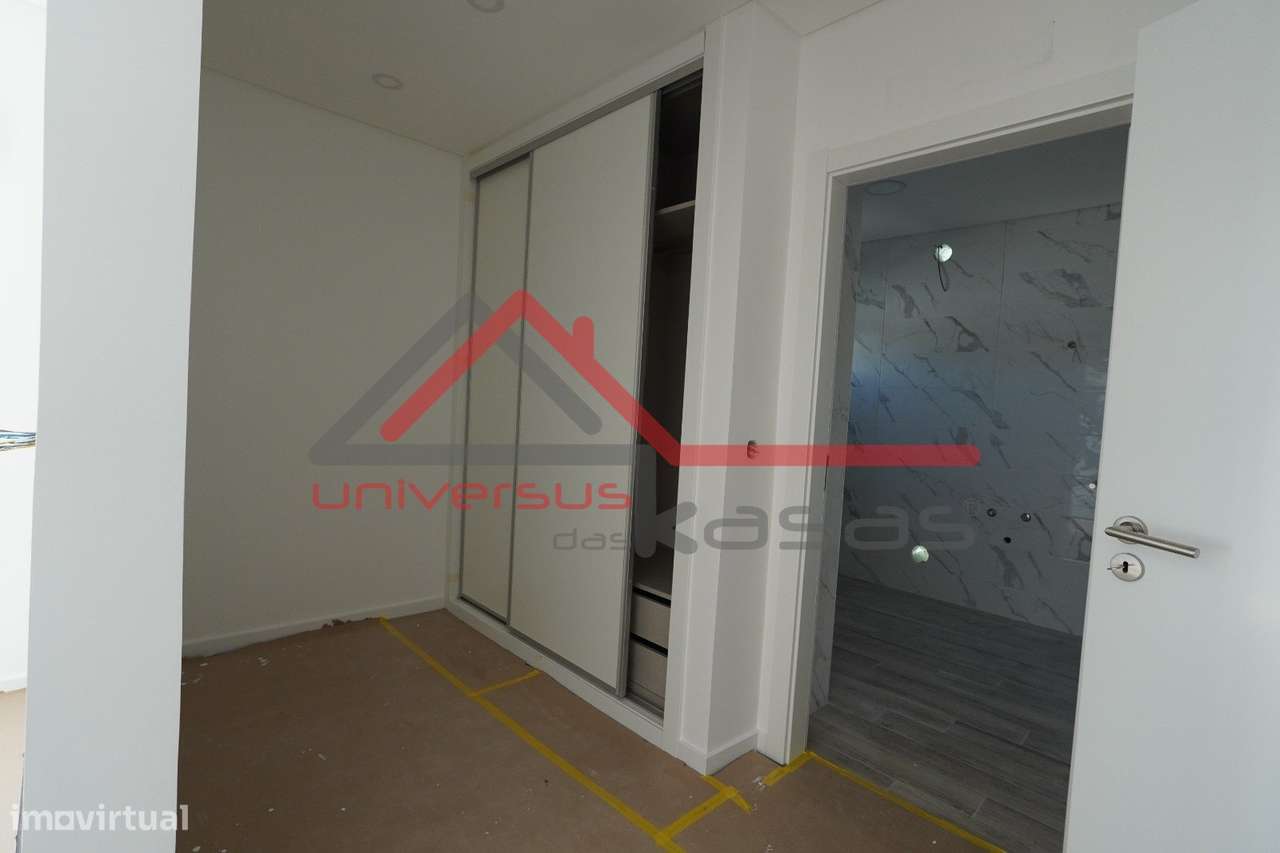 Moradia Nova Geminada V3 com Gargem e Anexo Alto Estanqueiro - Montijo-13