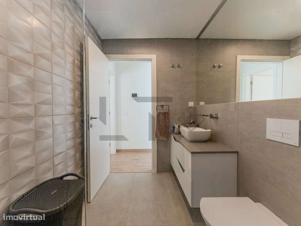 Fantástica Moradia T4 Moderna com Vista Mar, Jardim e Estacionament...-22
