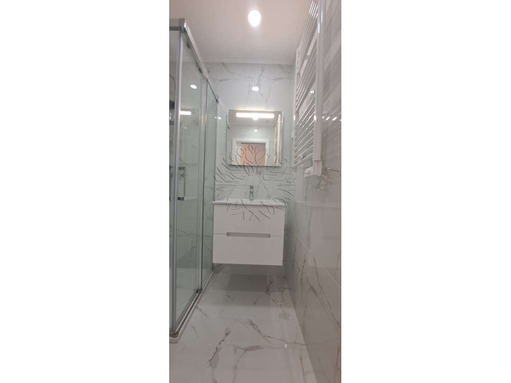 Apartamento T3 com garagem Novo em Montijo-19