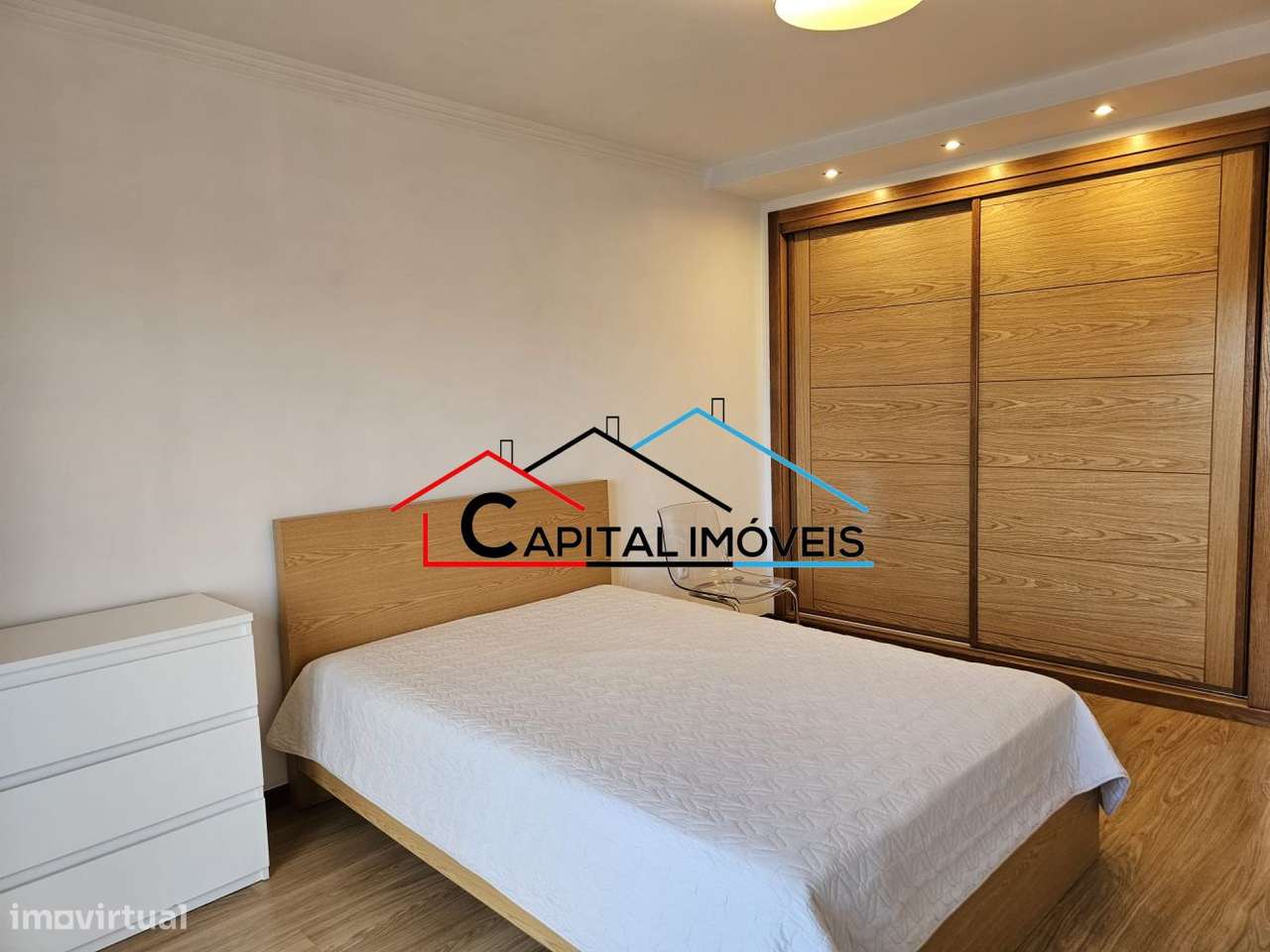 Apartamento T3 com suíte, varandas, garagem e arrecadação-25