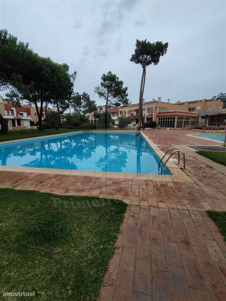 Apartamento T2+1 com mezanino em condomínio fechado – Aldeamento Liris-0