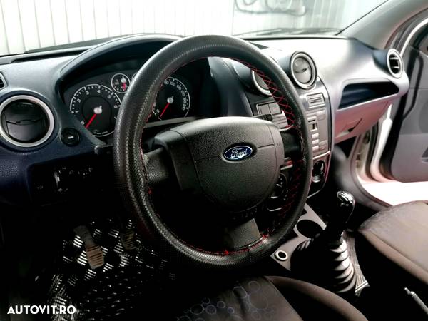 Ford Fiesta - 14