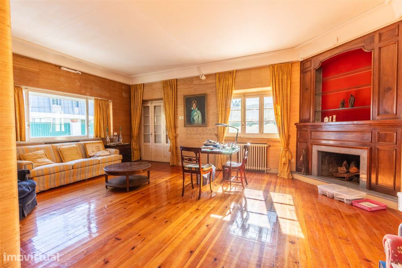 Moradia Estoril Cascais Vista Mar para renovar T6-59