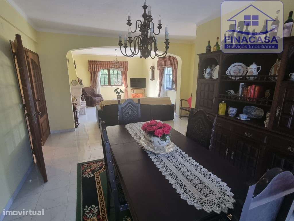 Moradia T4 isolada inserida em terreno com 5000m2 - Camarral (Palmela)-19