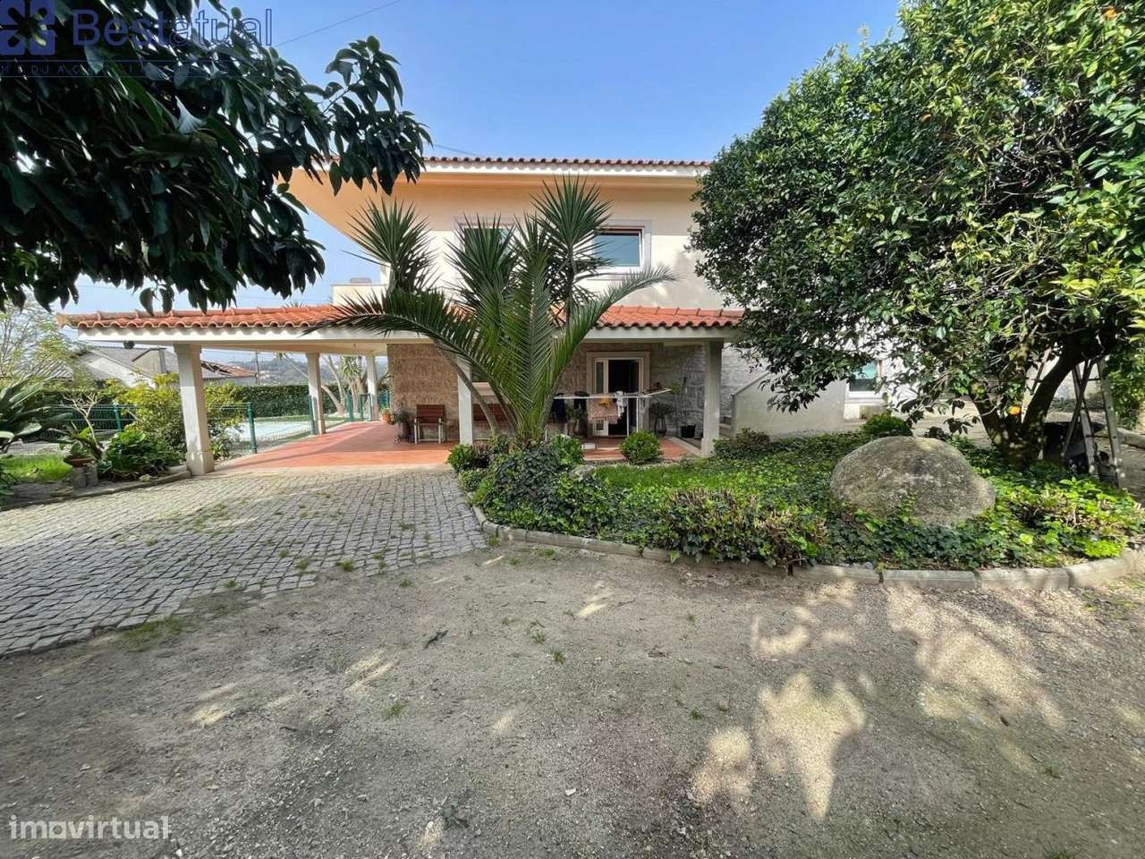 Moradia T4 Isolada - 5 min. Centro Sto. Tirso-1