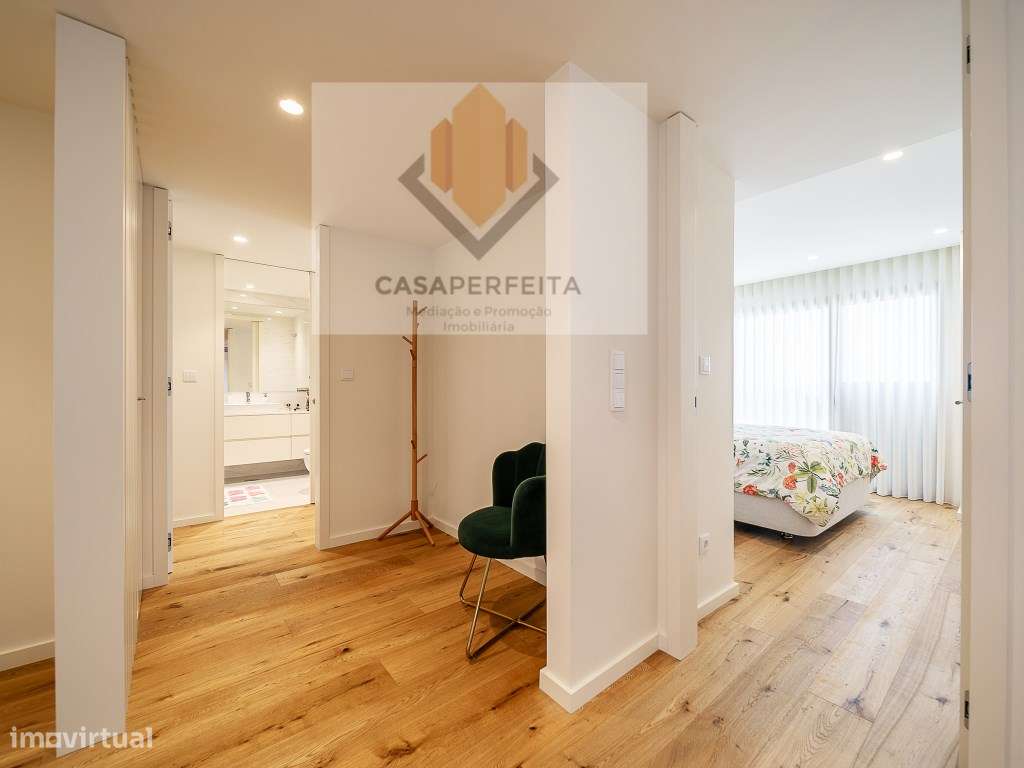 Apartamento T2 de Luxo com Varanda, Lugar de Garagem e Arrumo - Jun...-29