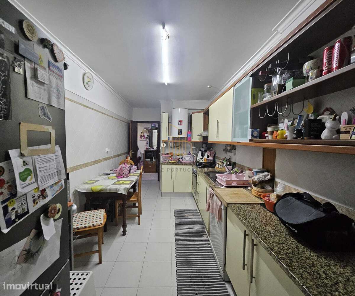 T3 com áreas generosas e excelente localização – Rua Cidade de Belg...-32