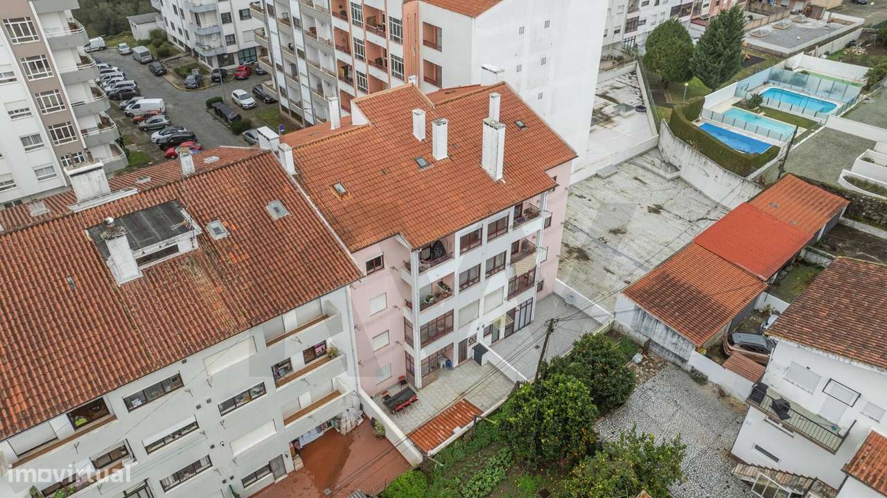 Apartamento T3 (Rés do Chão) com terraço privativo - Meadela, Viana do - Grande imagem: 3/30