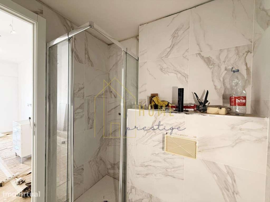 T3 Moderno e Luminoso no Laranjeiro com 4 Varandas-13