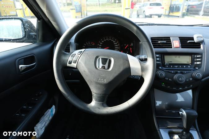 Honda Accord 2.0 Comfort - 15