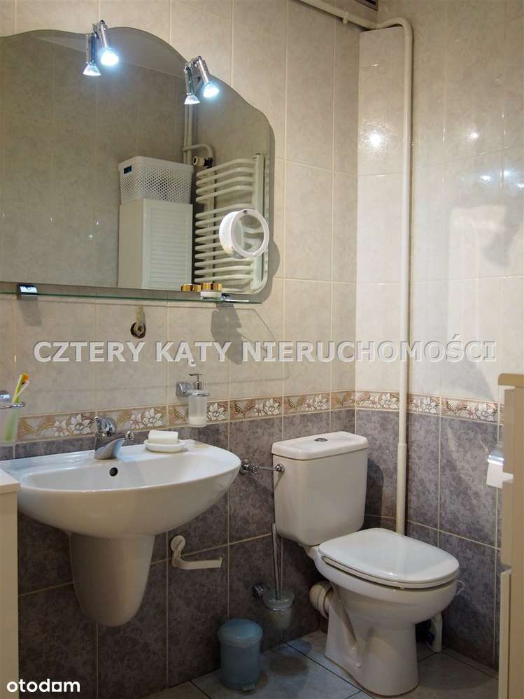 Umeblowany dom w centrum miasta - nowa cena!-19