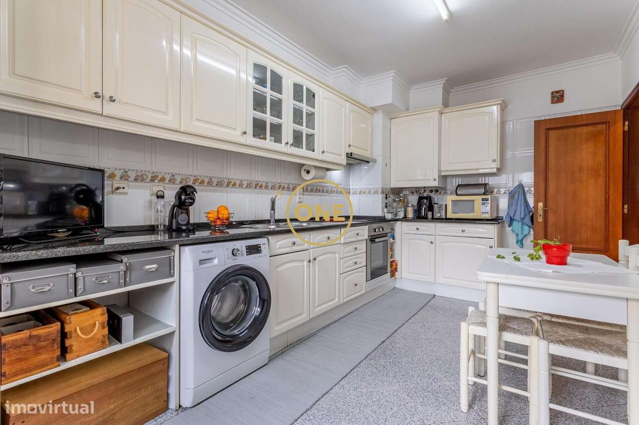 T2 com 108m2, garagem box + parqueamento, vistas Serra de Sintra | Pal-9