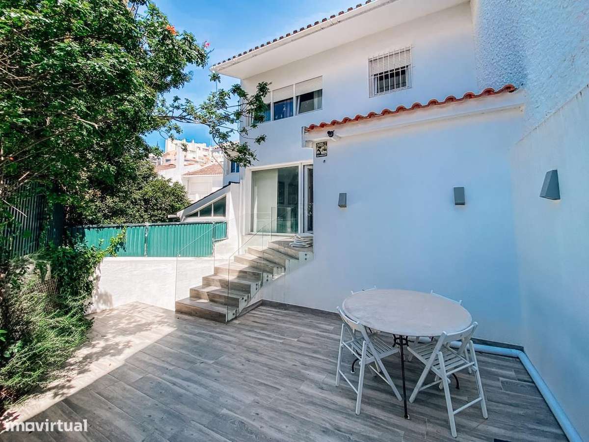 Moradia T4+1 para remodelação Gandarinha em Cascais-15