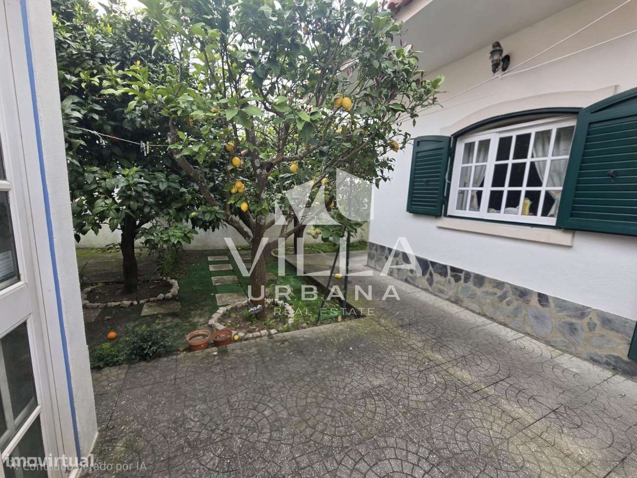 Moradia T4+1 em zona privilegiada nos Foros de Amora-10