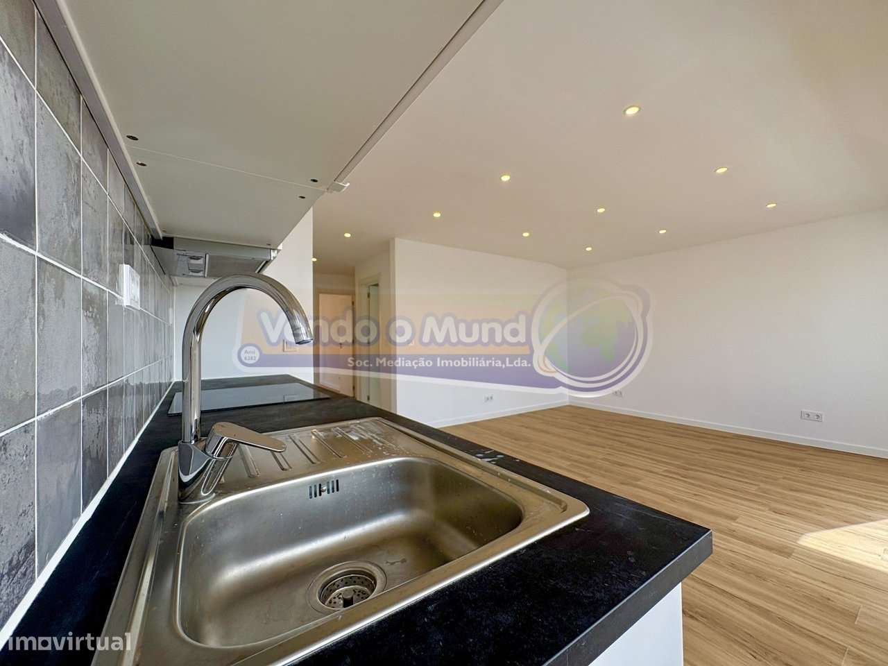 Apartamento T2 em Camarate - Loures (LXLR040) - Grande imagem: 5/40